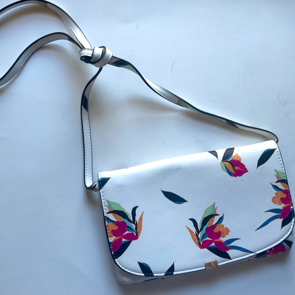 Floral A New Day crossbody - used